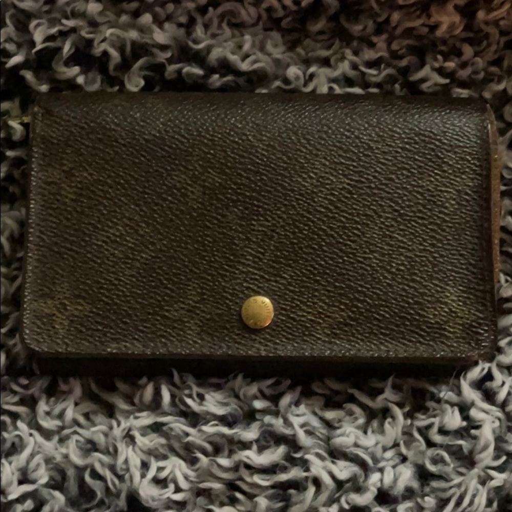 LOUIS VUITTON WALLET